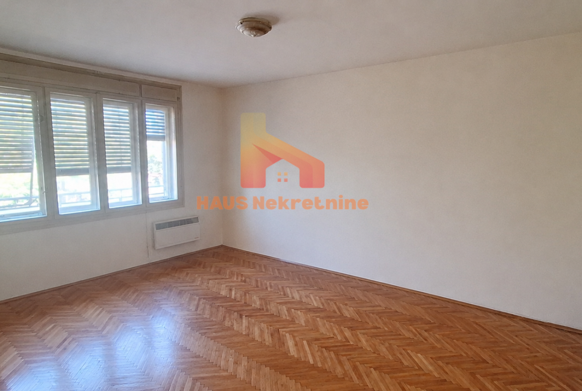 Stan sa saglasnošću za poslovnu namjenu – 81 m2 – Centar