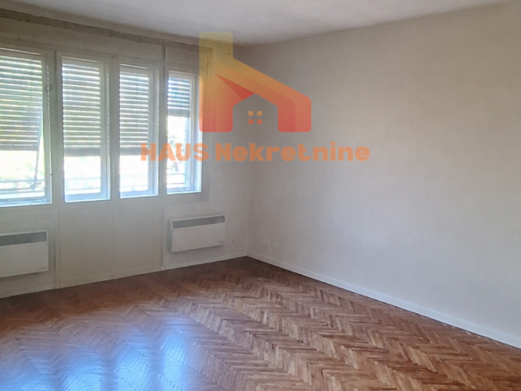 Stan sa saglasnošću za poslovnu namjenu – 81 m2 – Centar