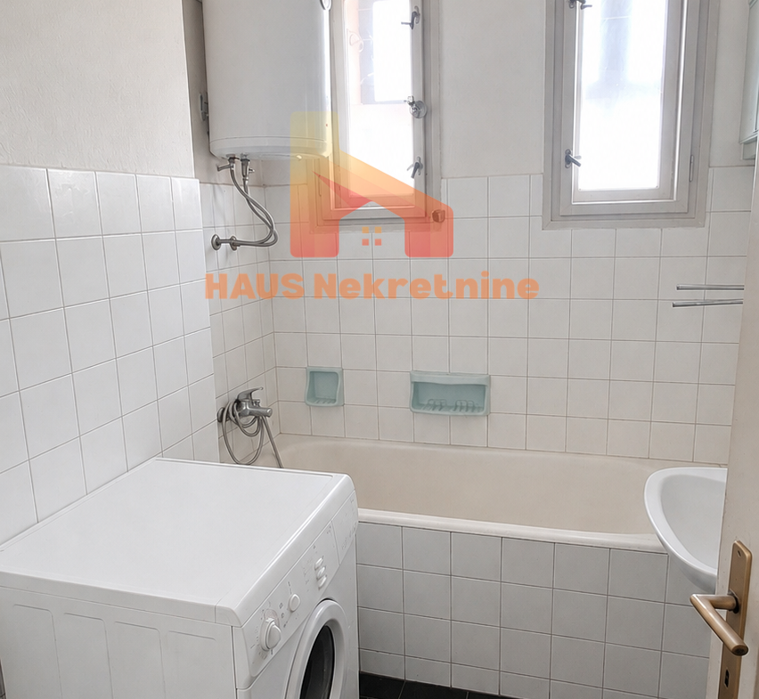 Stan sa saglasnošću za poslovnu namjenu – 81 m2 – Centar