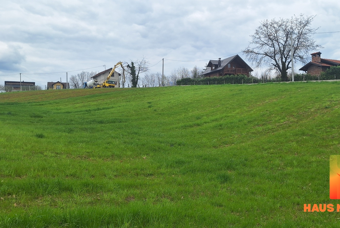 Zemljište pogodno za gradnju – 3000 m2 – Krčmarice