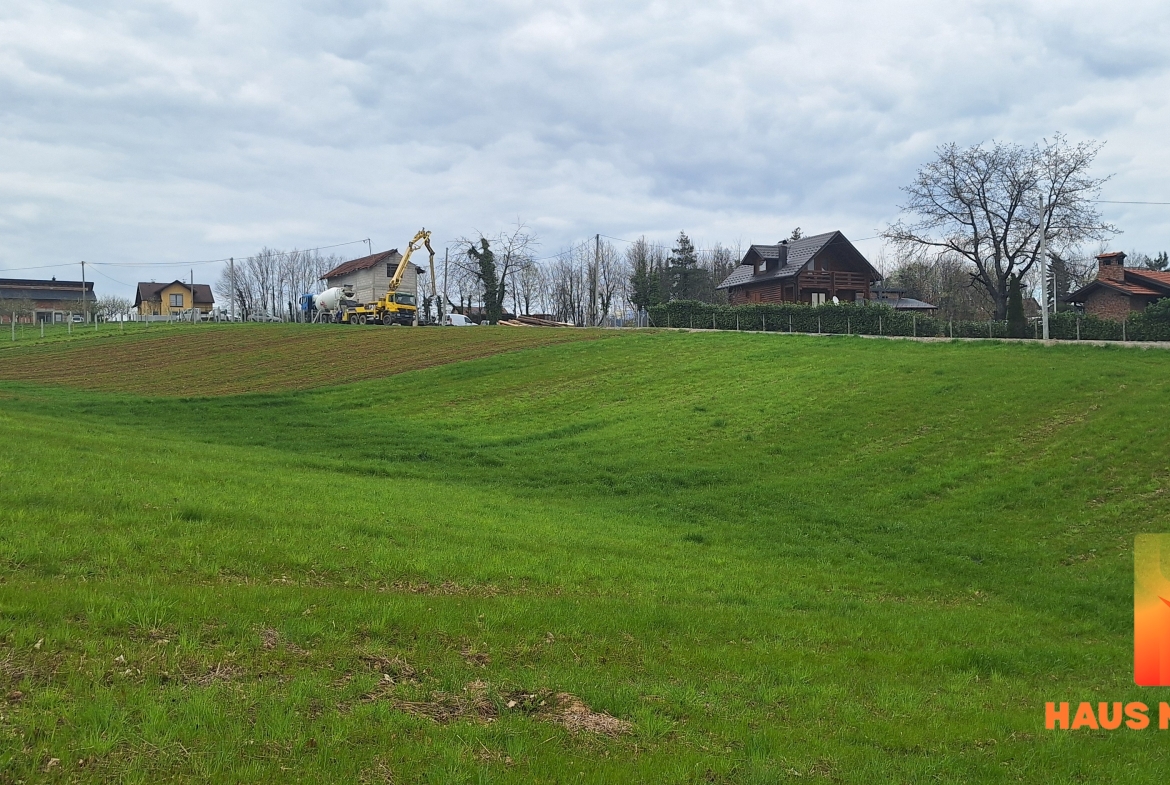 Zemljište pogodno za gradnju – 3000 m2 – Krčmarice