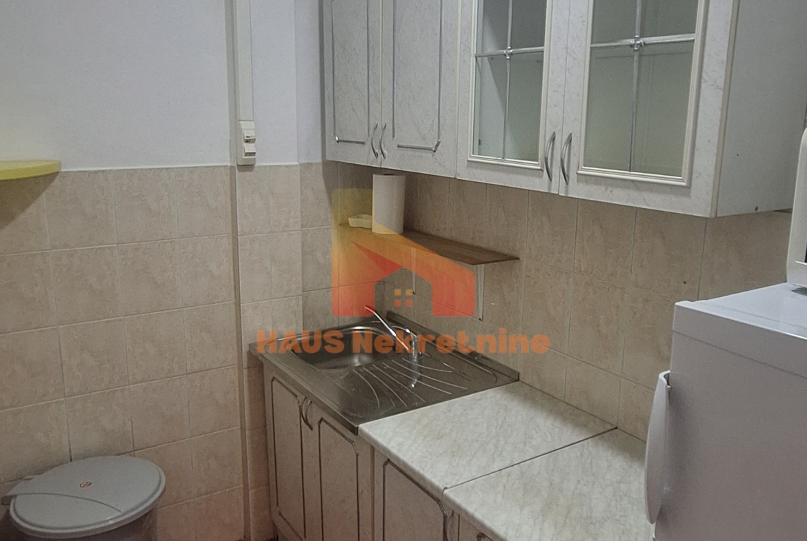 Poslovni prostor – 7 kancelarija – 210 m2 – Bana Milosavljevića