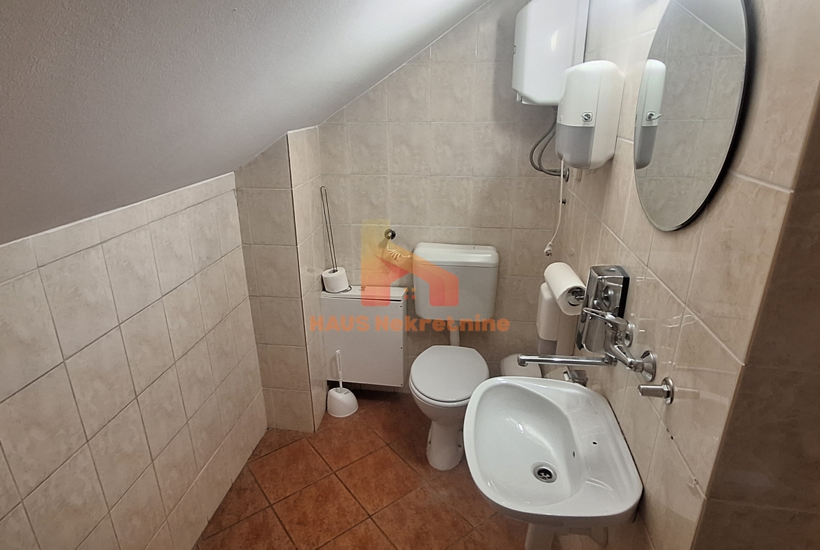 Poslovni prostor – 7 kancelarija – 210 m2 – Bana Milosavljevića
