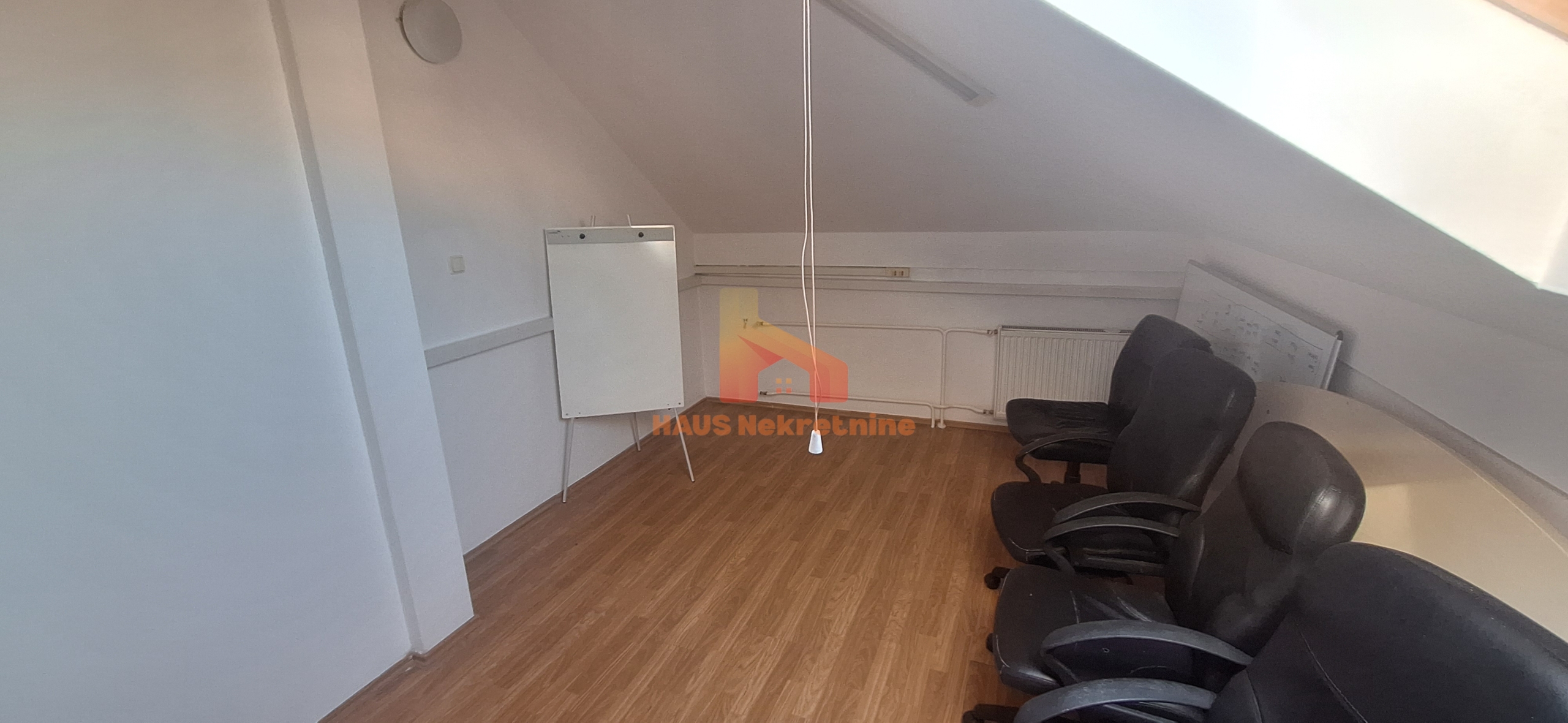 Poslovni prostor – 7 kancelarija – 210 m2 – Bana Milosavljevića