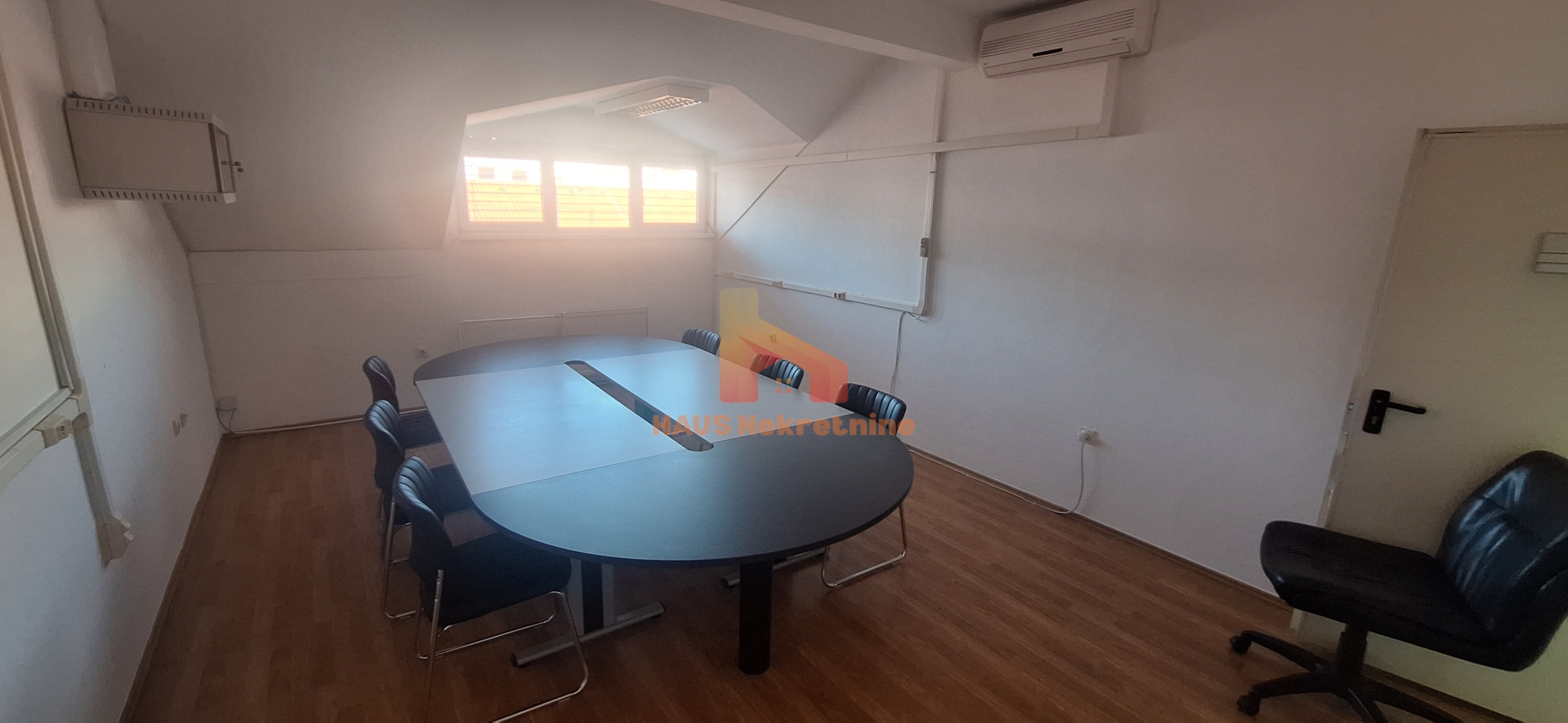 Poslovni prostor – 7 kancelarija – 210 m2 – Bana Milosavljevića