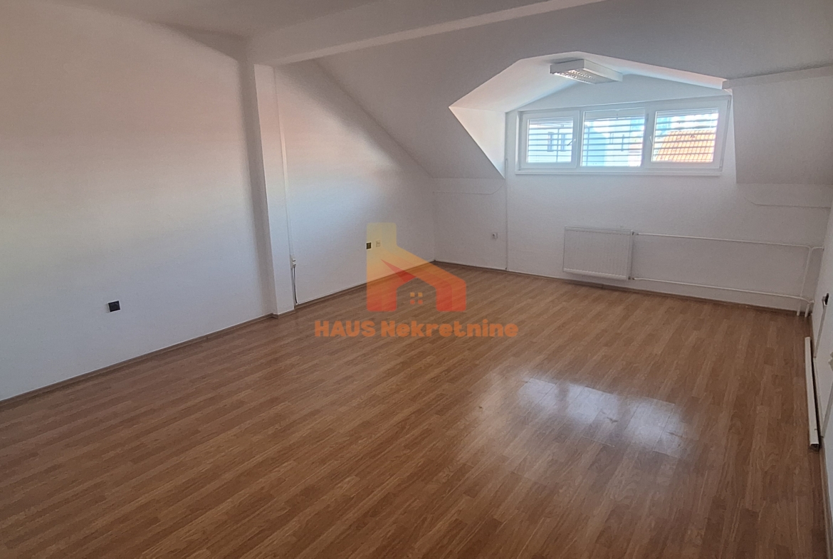 Poslovni prostor – 7 kancelarija – 210 m2 – Bana Milosavljevića