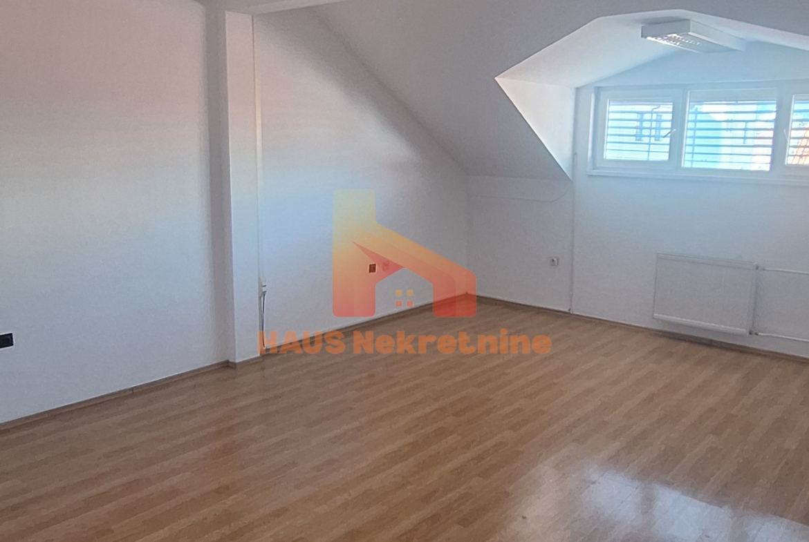 Poslovni prostor – 7 kancelarija – 210 m2 – Bana Milosavljevića