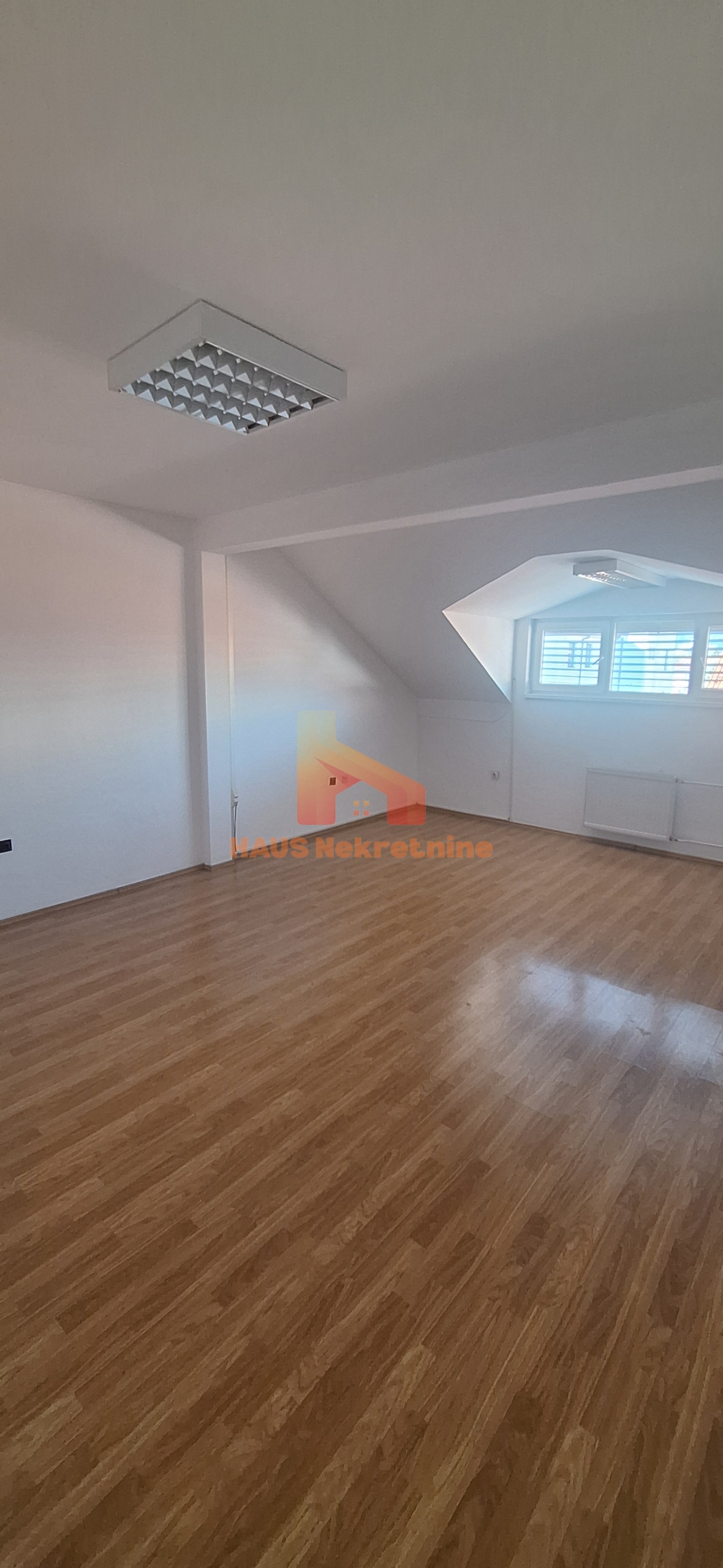 Poslovni prostor – 7 kancelarija – 210 m2 – Bana Milosavljevića