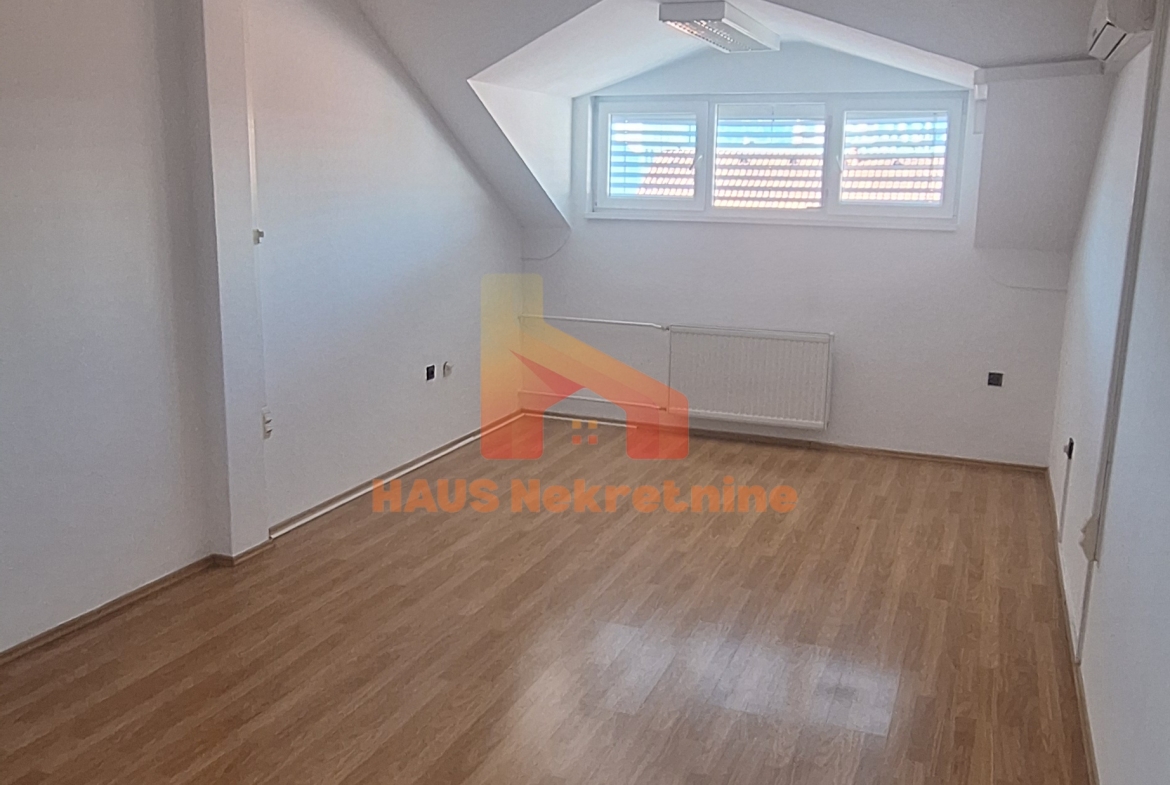 Poslovni prostor – 7 kancelarija – 210 m2 – Bana Milosavljevića