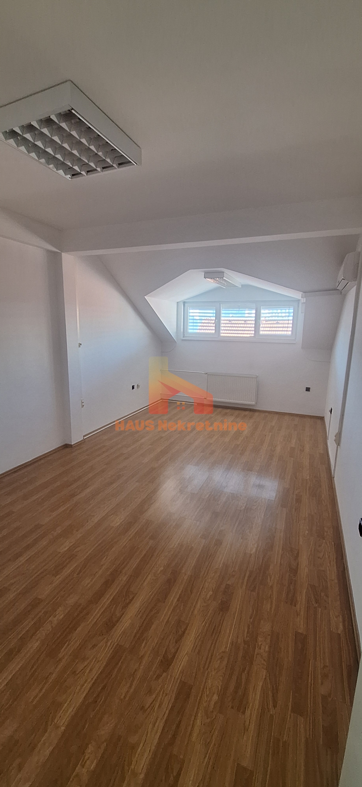 Poslovni prostor – 7 kancelarija – 210 m2 – Bana Milosavljevića