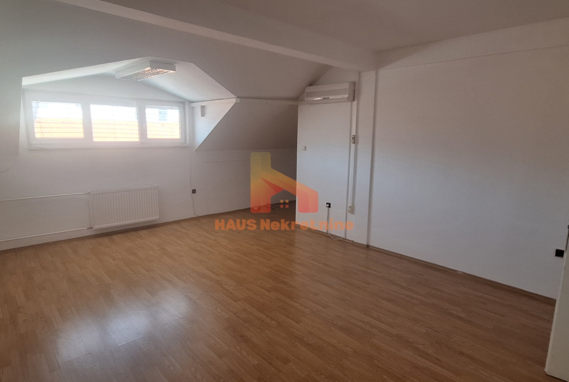 Poslovni prostor – 7 kancelarija – 210 m2 – Bana Milosavljevića