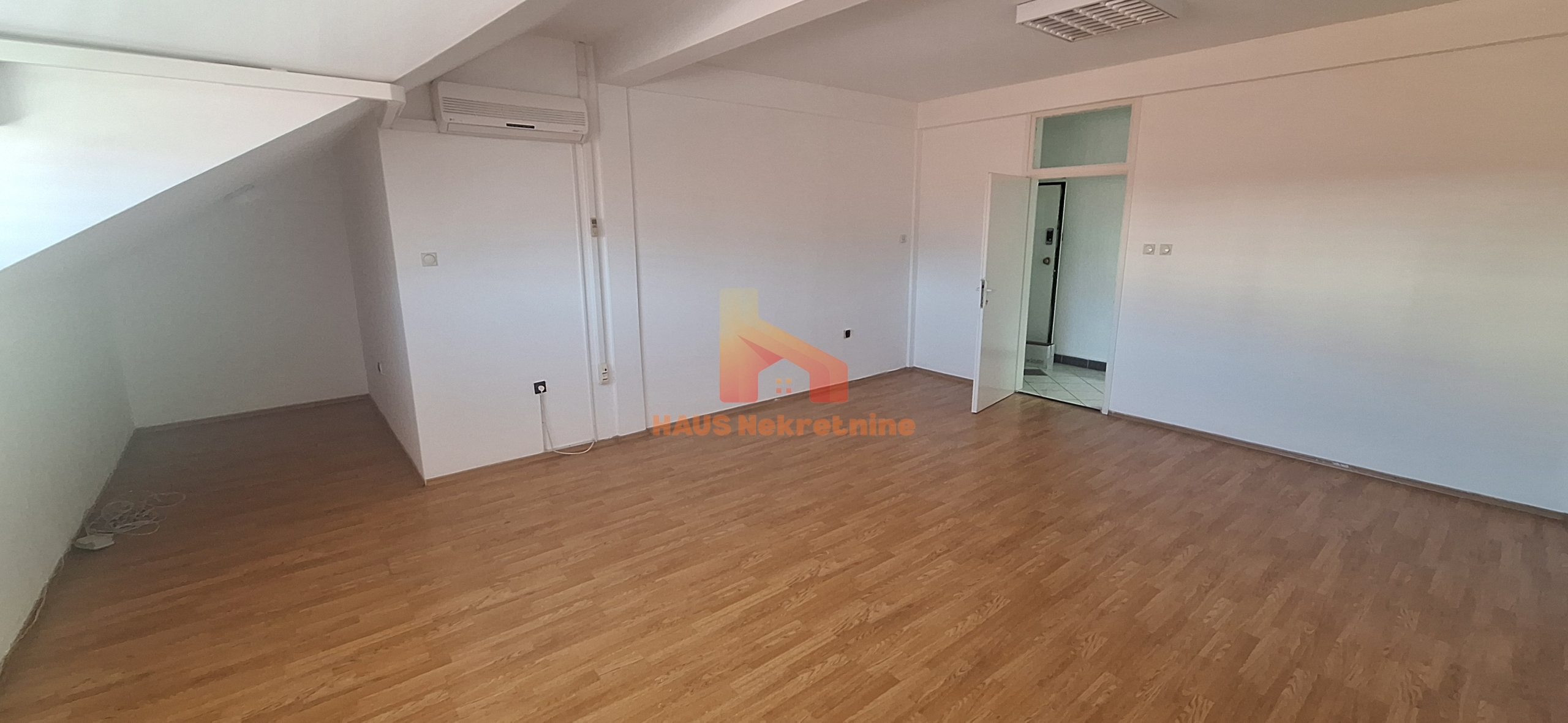 Poslovni prostor – 7 kancelarija – 210 m2 – Bana Milosavljevića