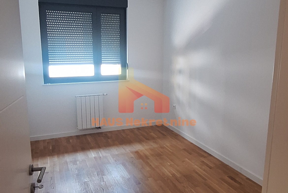 Stan za pravna lica – 92 m2 – 3 spavaće sobe – Petra Kočića