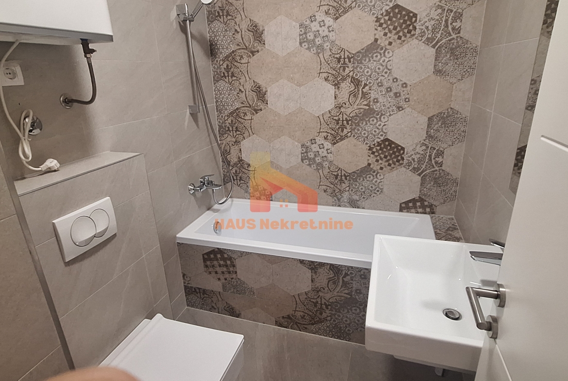 Stan za pravna lica – 92 m2 – 3 spavaće sobe – Petra Kočića
