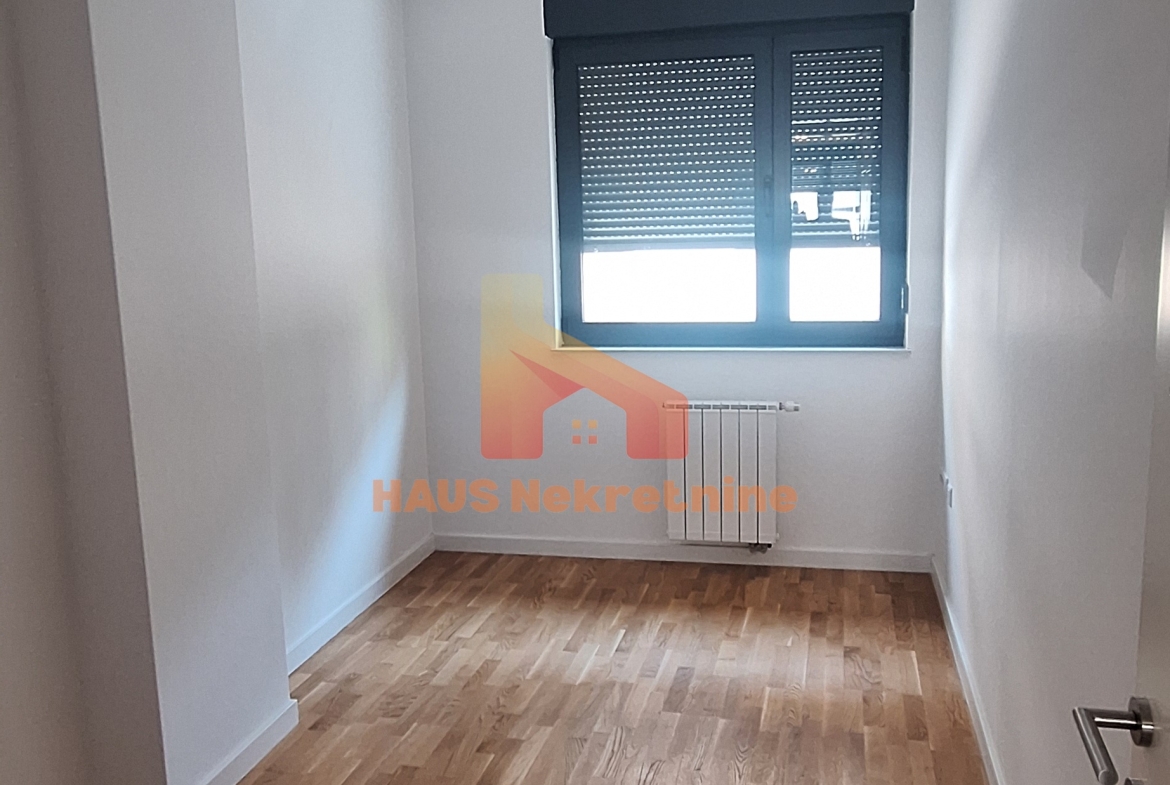 Stan za pravna lica – 92 m2 – 3 spavaće sobe – Petra Kočića