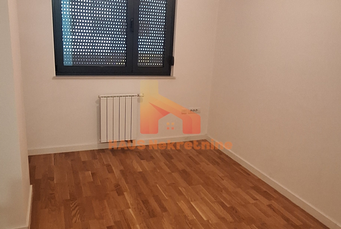 Stan za pravna lica – 92 m2 – 3 spavaće sobe – Petra Kočića