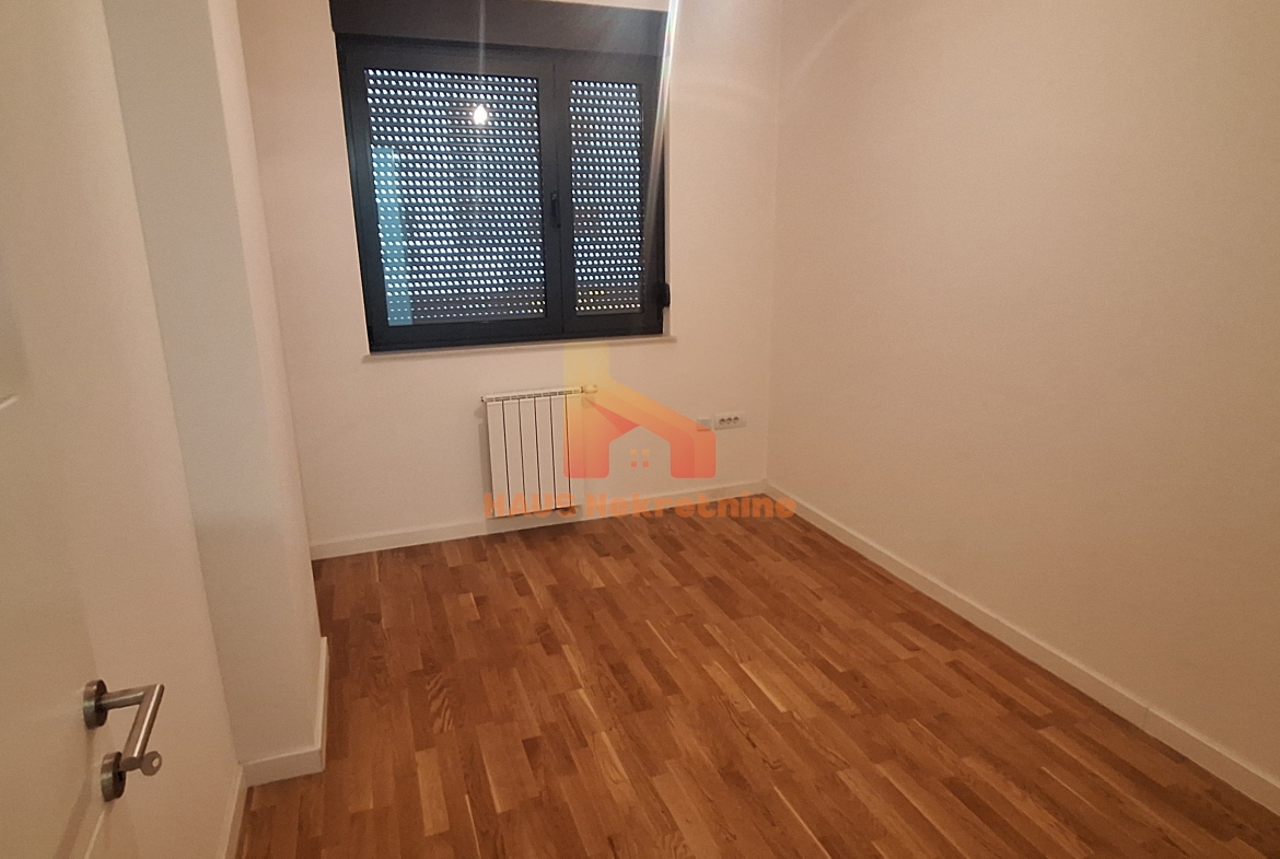 Stan za pravna lica – 92 m2 – 3 spavaće sobe – Petra Kočića