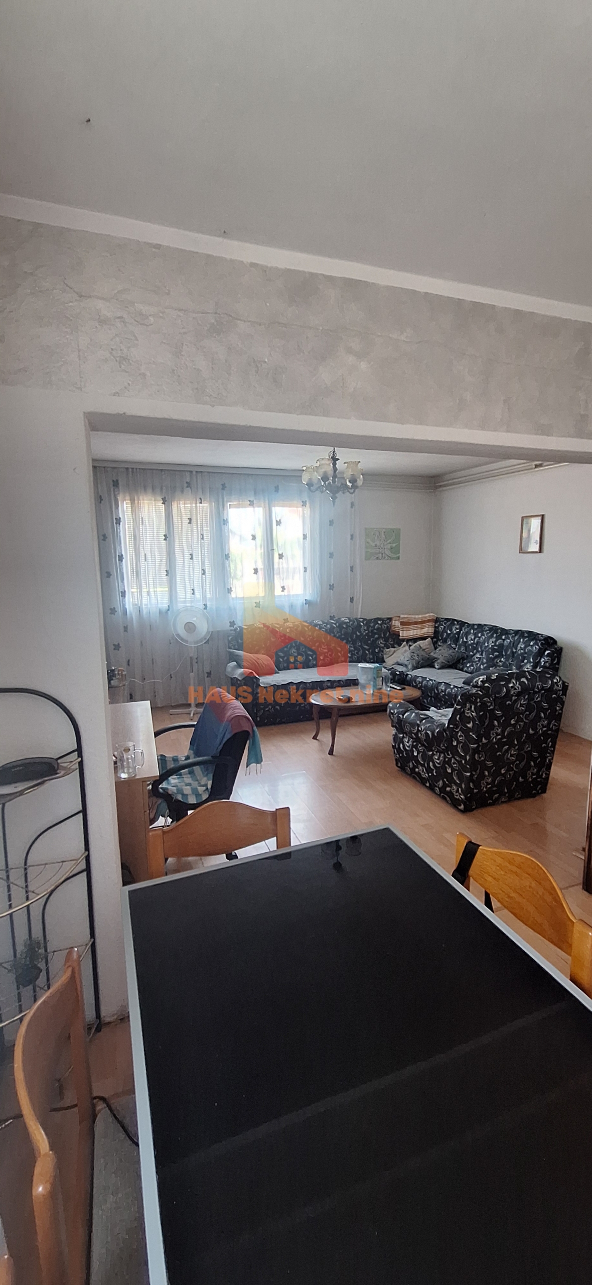 Kuća sa dvije stambene etaže – 160 m2 – Trn