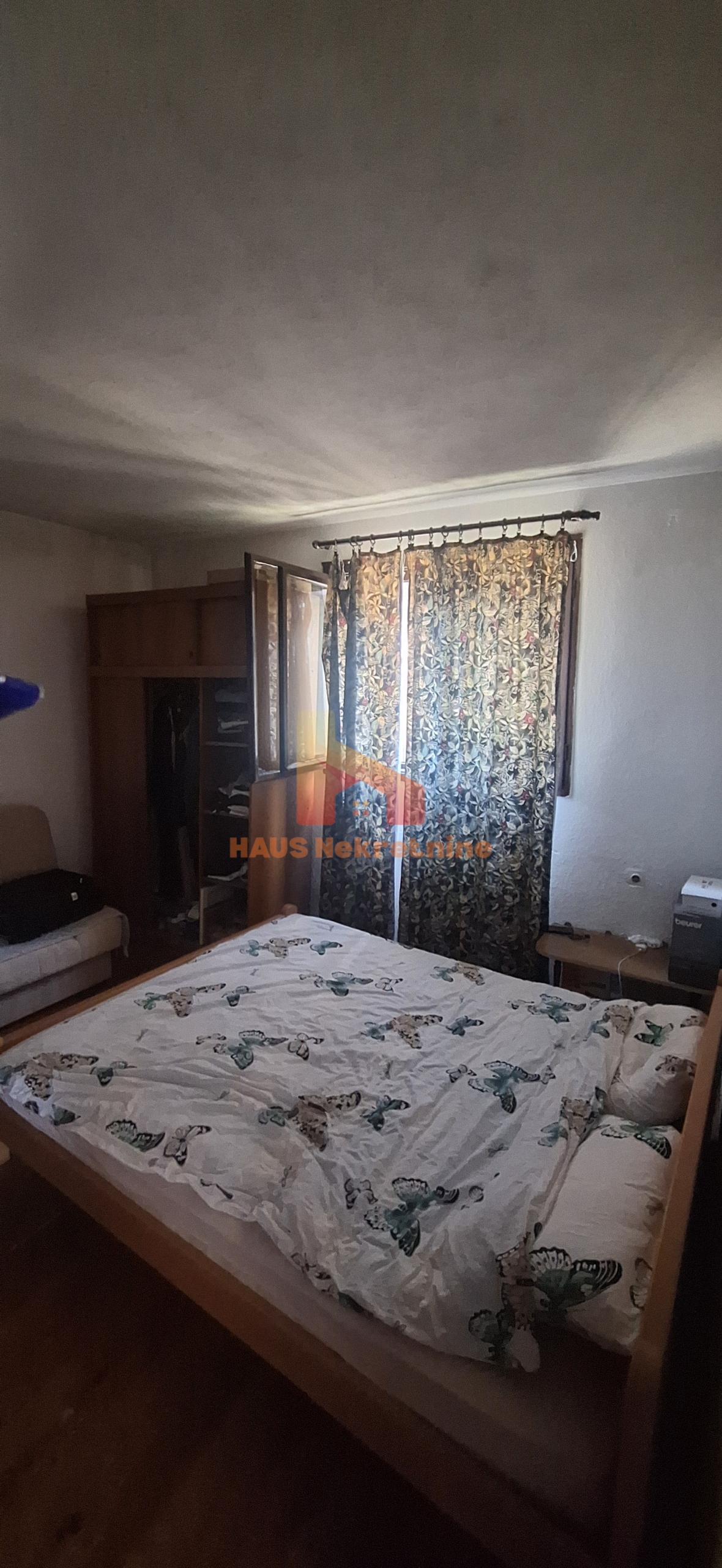 Kuća sa dvije stambene etaže – 160 m2 – Trn
