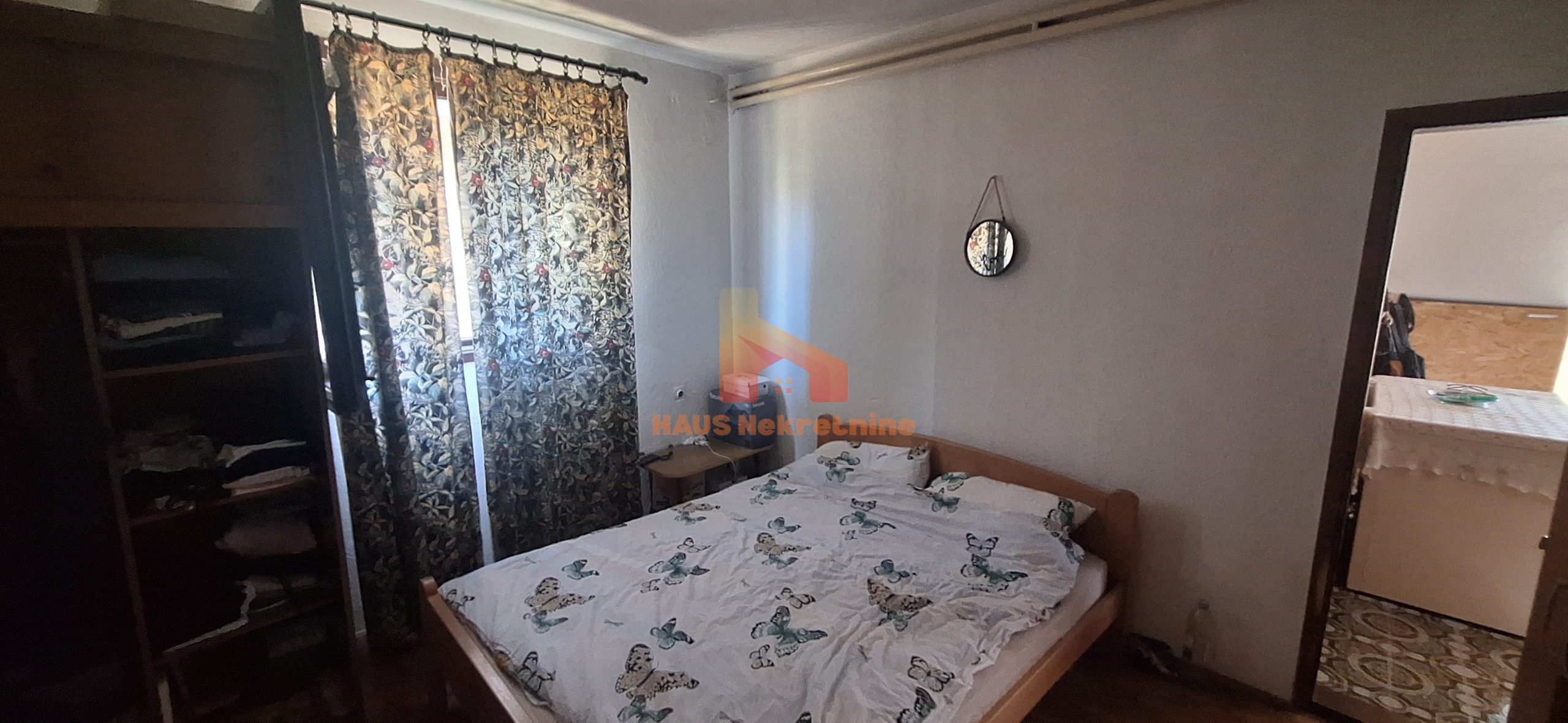 Kuća sa dvije stambene etaže – 160 m2 – Trn