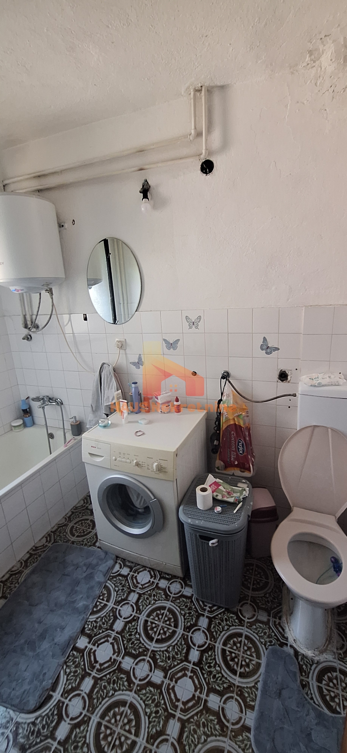 Kuća sa dvije stambene etaže – 160 m2 – Trn