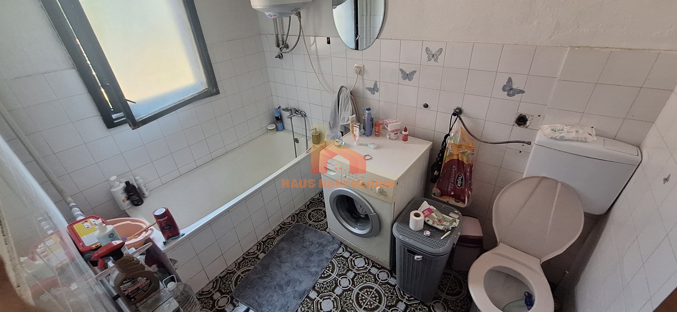 Kuća sa dvije stambene etaže – 160 m2 – Trn