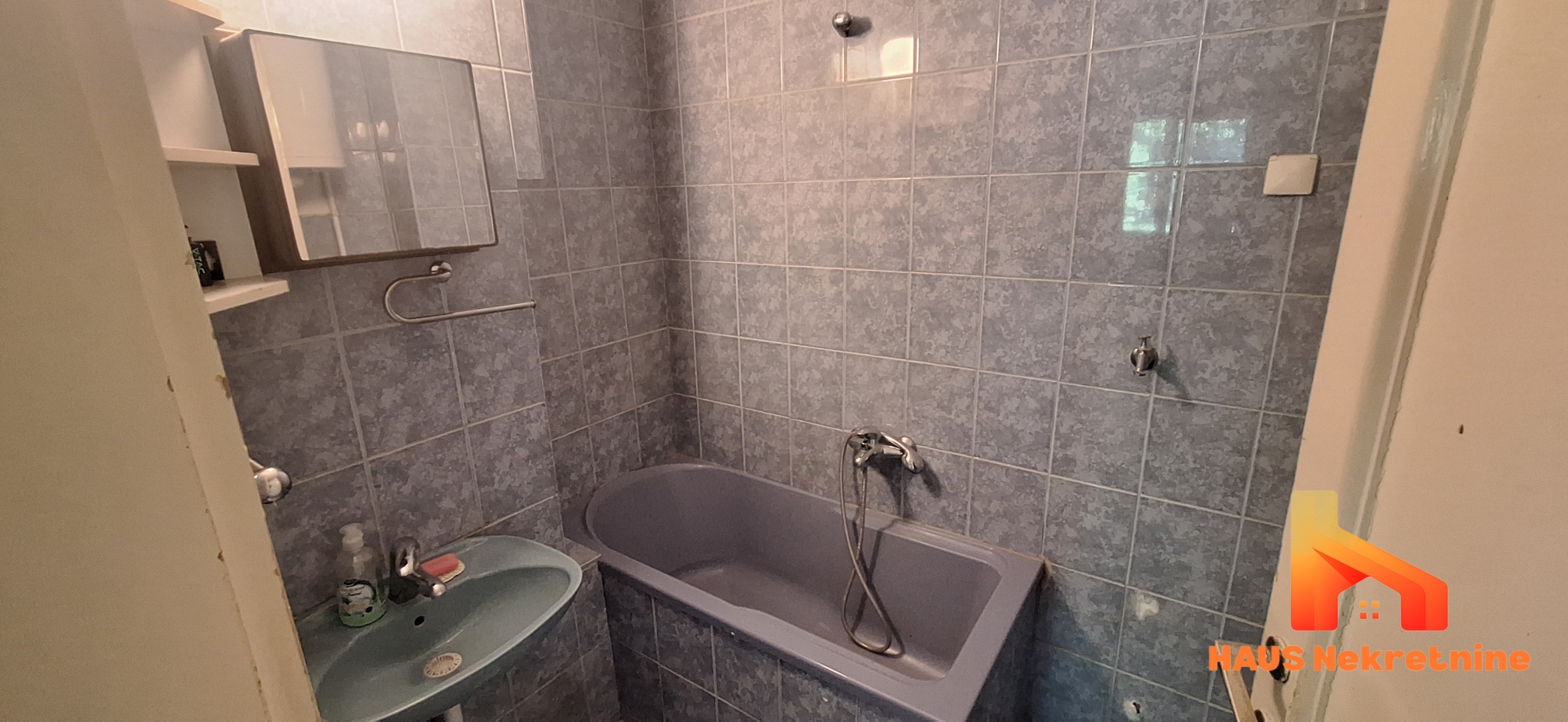 Trosoban stan sa parkingom i terasom – 68 m2 – Nikole Tesle