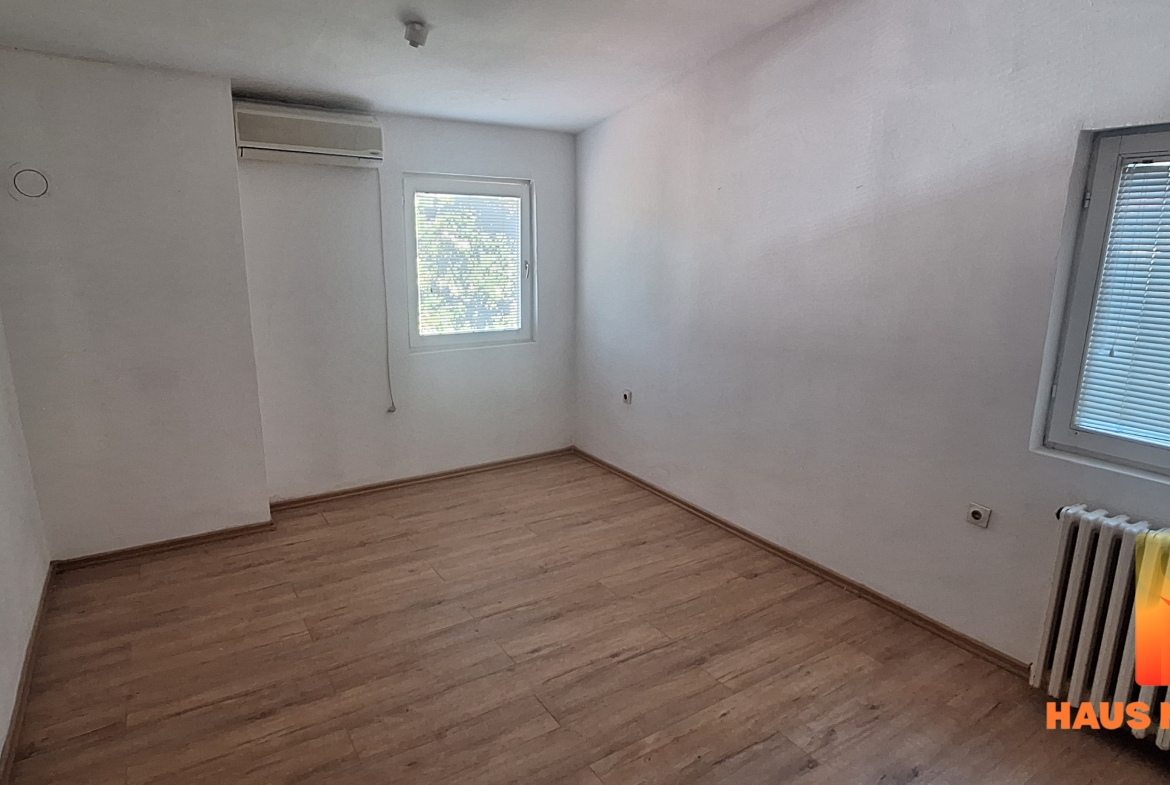 Trosoban stan sa parkingom i terasom – 68 m2 – Nikole Tesle