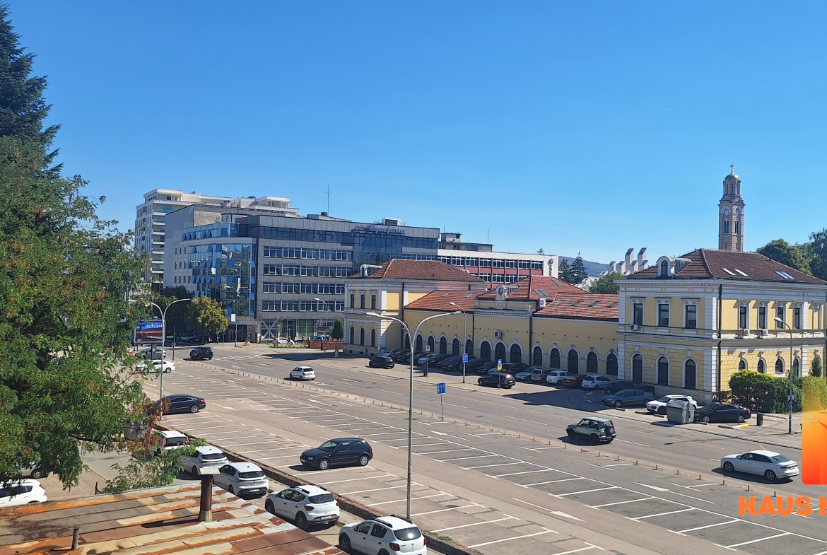 Trosoban stan sa parkingom i terasom – 68 m2 – Nikole Tesle
