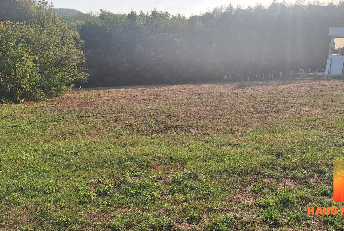 Građevinski plac sa infrastrukturom – 1.084 m2 – Dragočaj