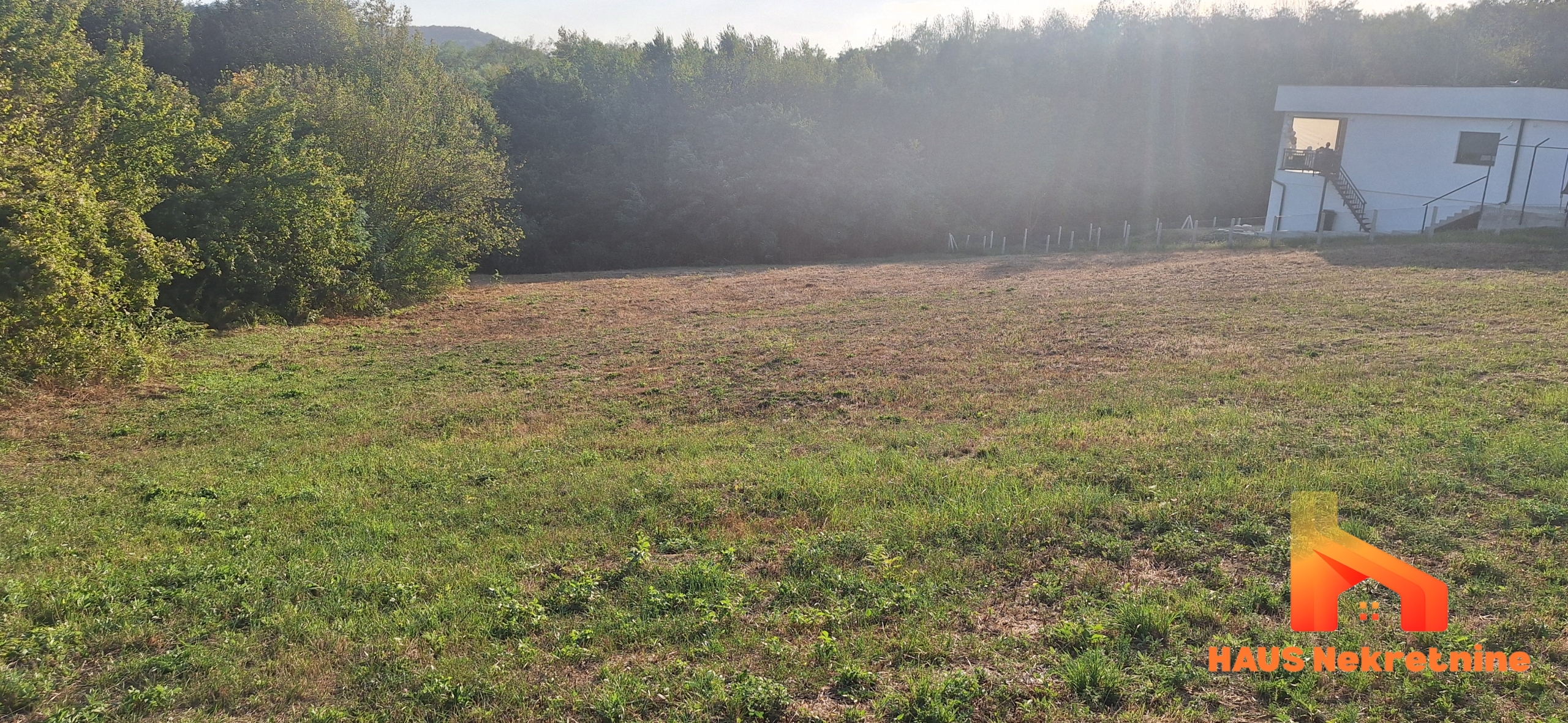 Građevinski plac sa infrastrukturom – 1.084 m2 – Dragočaj