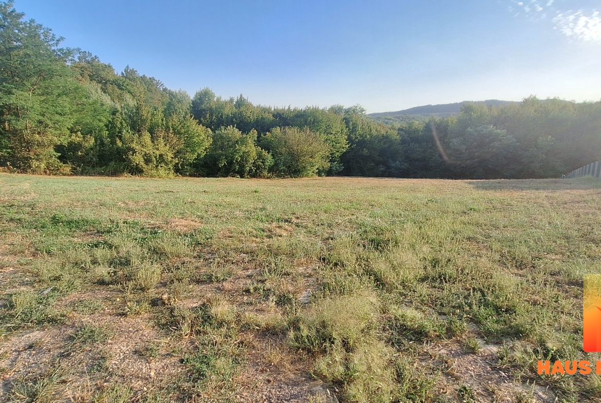 Građevinski plac sa infrastrukturom – 1.084 m2 – Dragočaj