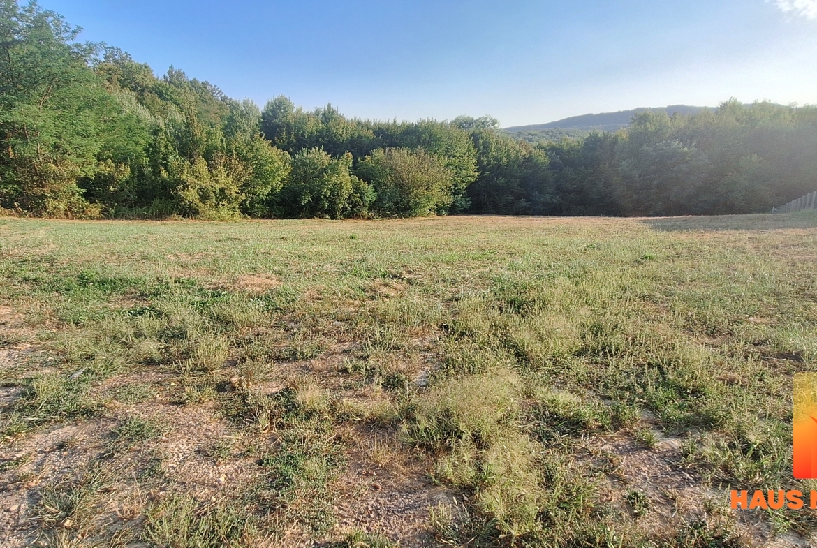 Građevinski plac sa infrastrukturom – 1.084 m2 – Dragočaj