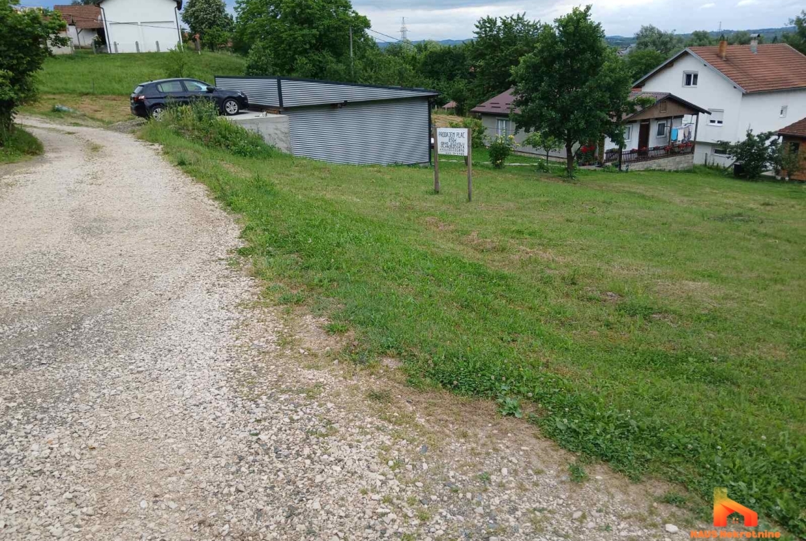 Građevinsko zemljište sa dozvolom i projektom – 850 m2 – PRIJEČANI