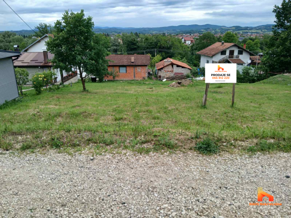 Građevinsko zemljište sa dozvolom i projektom – 850 m2 – PRIJEČANI