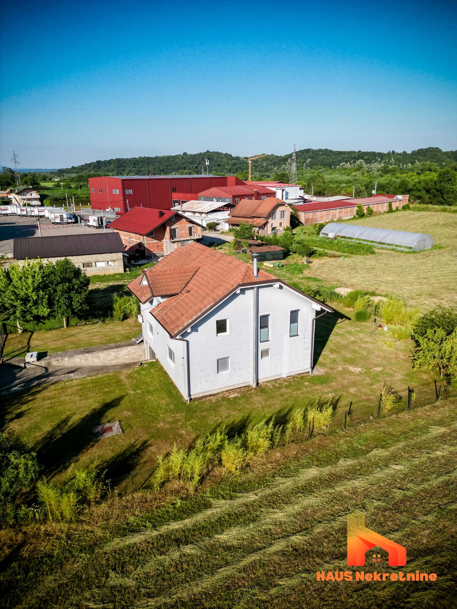Porodična kuća sa uređenom okućnicom – 217 m2 – Laktaši