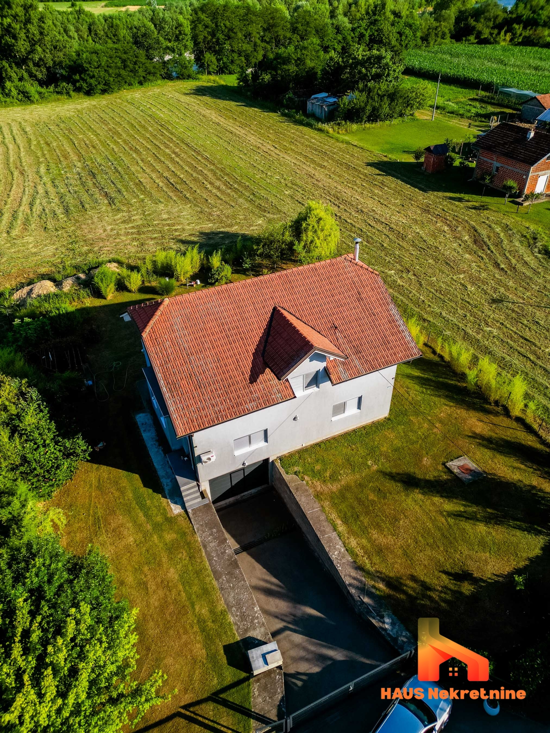 Porodična kuća sa uređenom okućnicom – 217 m2 – Laktaši