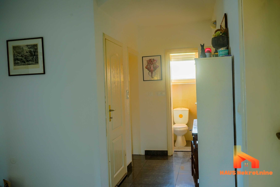 Porodična kuća sa uređenom okućnicom – 217 m2 – Laktaši