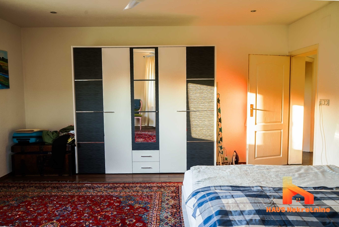 Porodična kuća sa uređenom okućnicom – 217 m2 – Laktaši