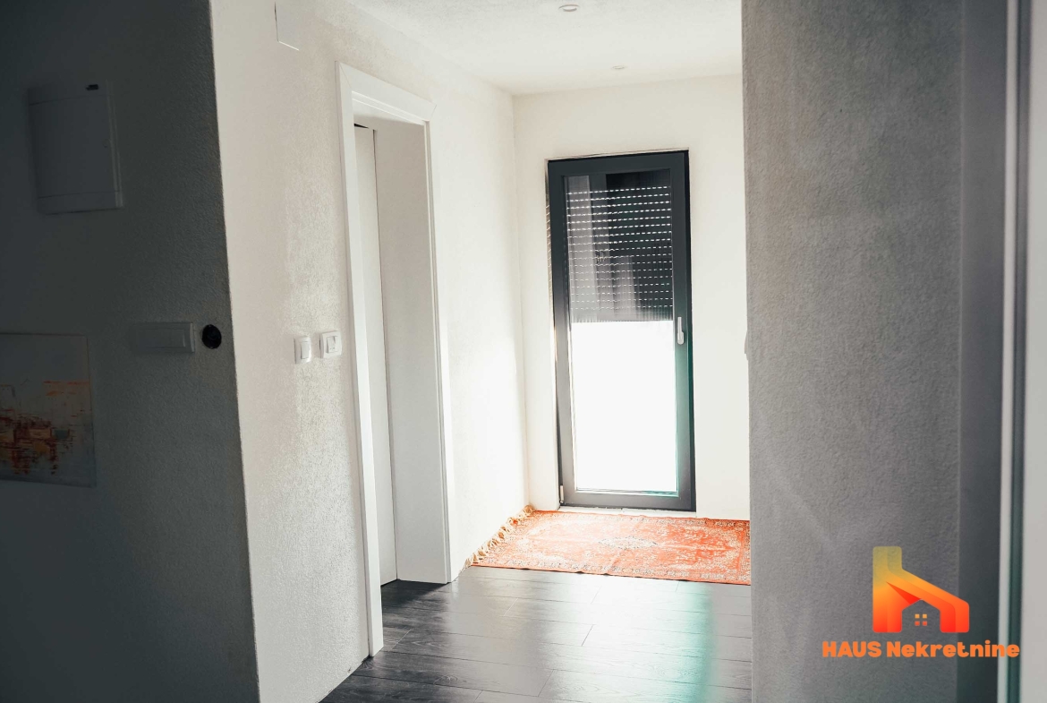 Porodična kuća sa uređenom okućnicom – 217 m2 – Laktaši