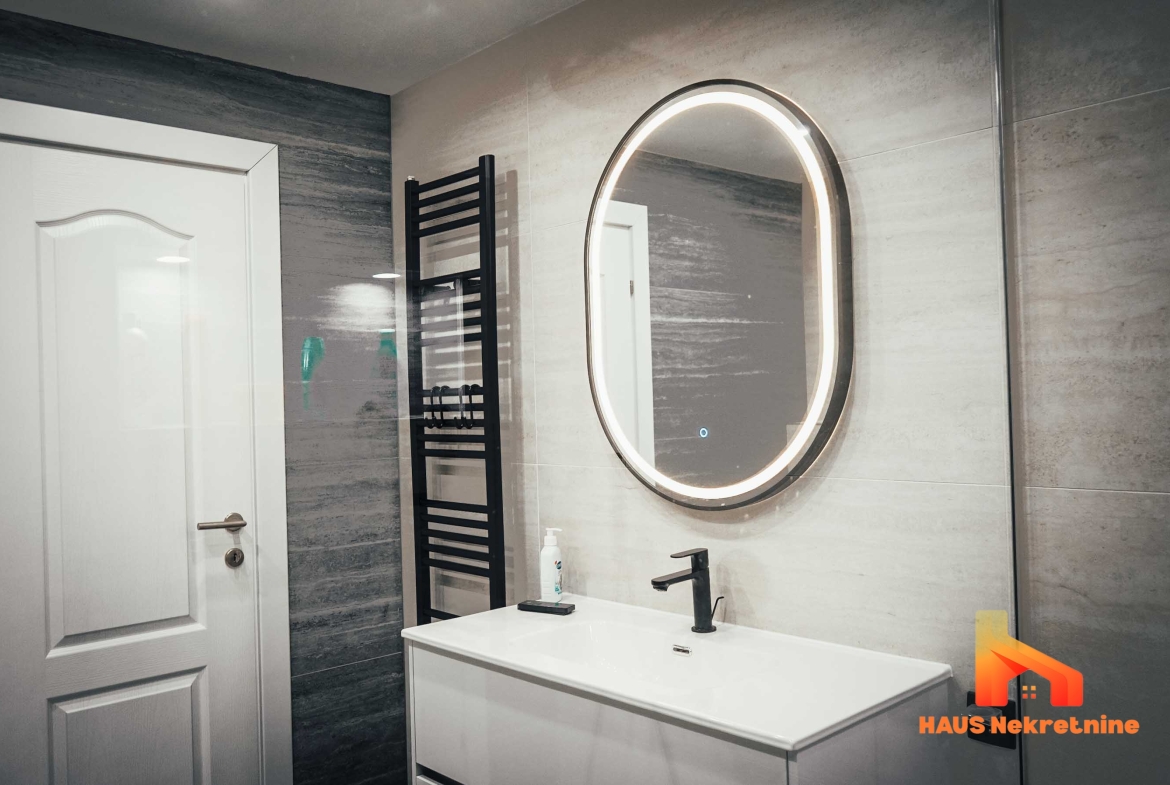 Porodična kuća sa uređenom okućnicom – 217 m2 – Laktaši