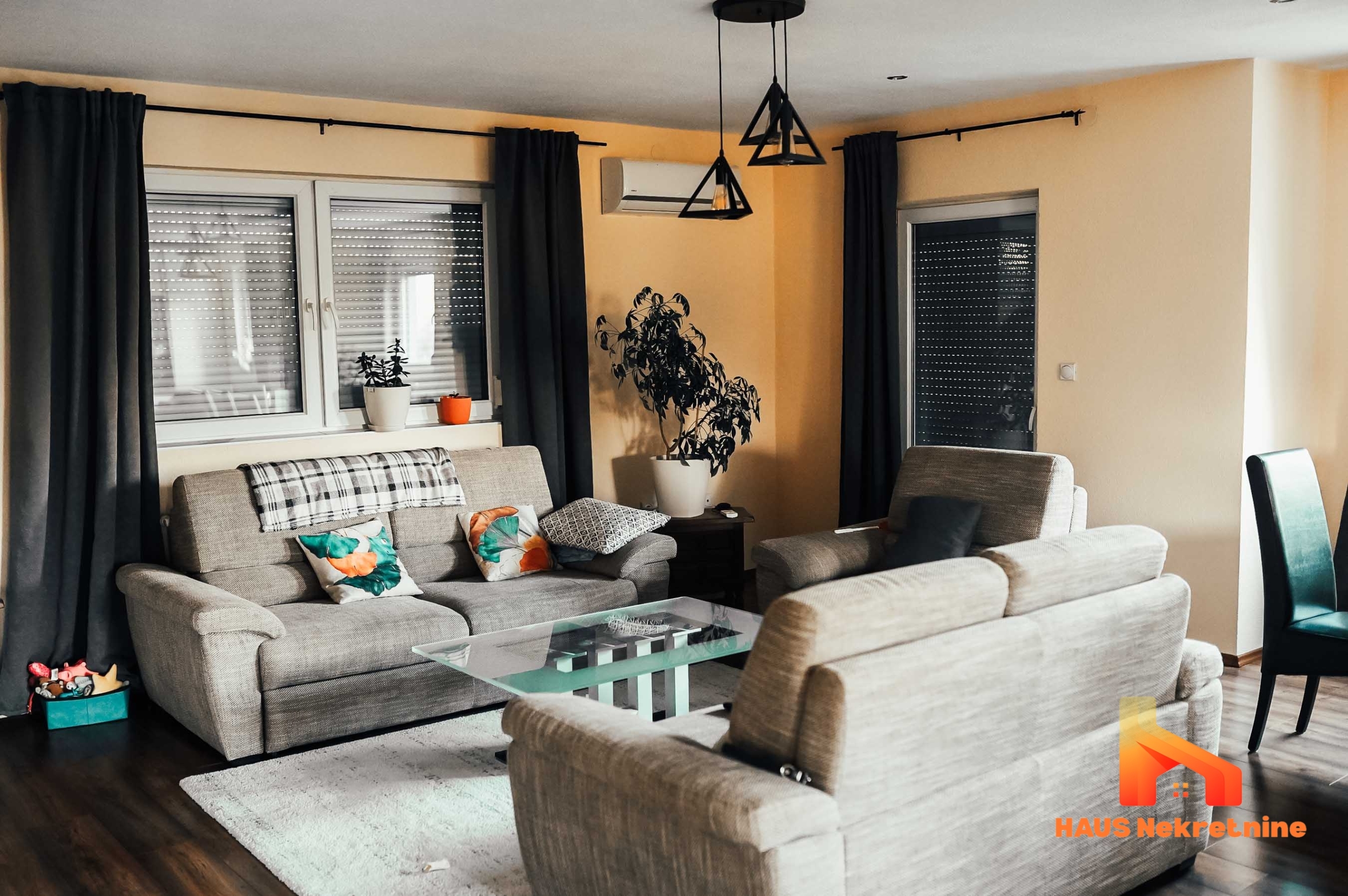 Porodična kuća sa uređenom okućnicom – 217 m2 – Laktaši