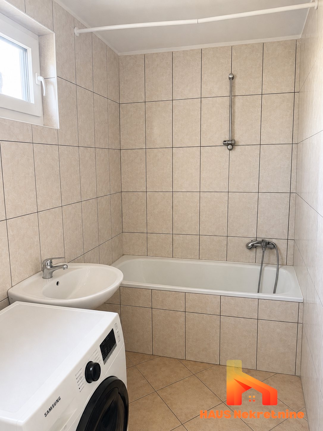 Porodična kuća sa dvorištem 1.250 m2 – 248 m2 – Maglajani