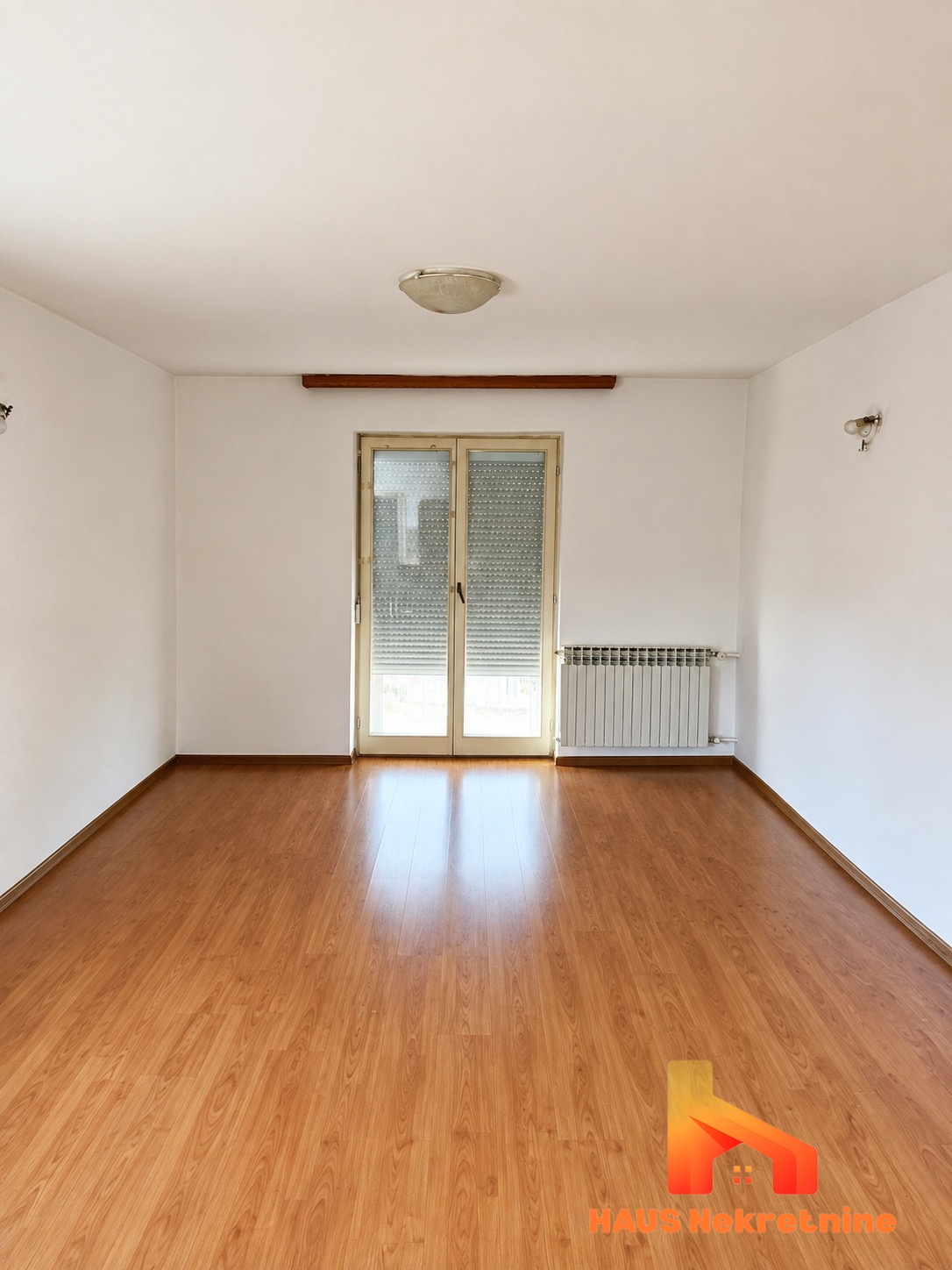 Porodična kuća sa dvorištem 1.250 m2 – 248 m2 – Maglajani