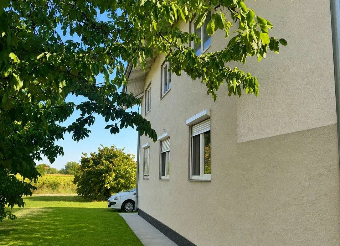 Porodična kuća sa dvorištem 1.250 m2 – 248 m2 – Maglajani
