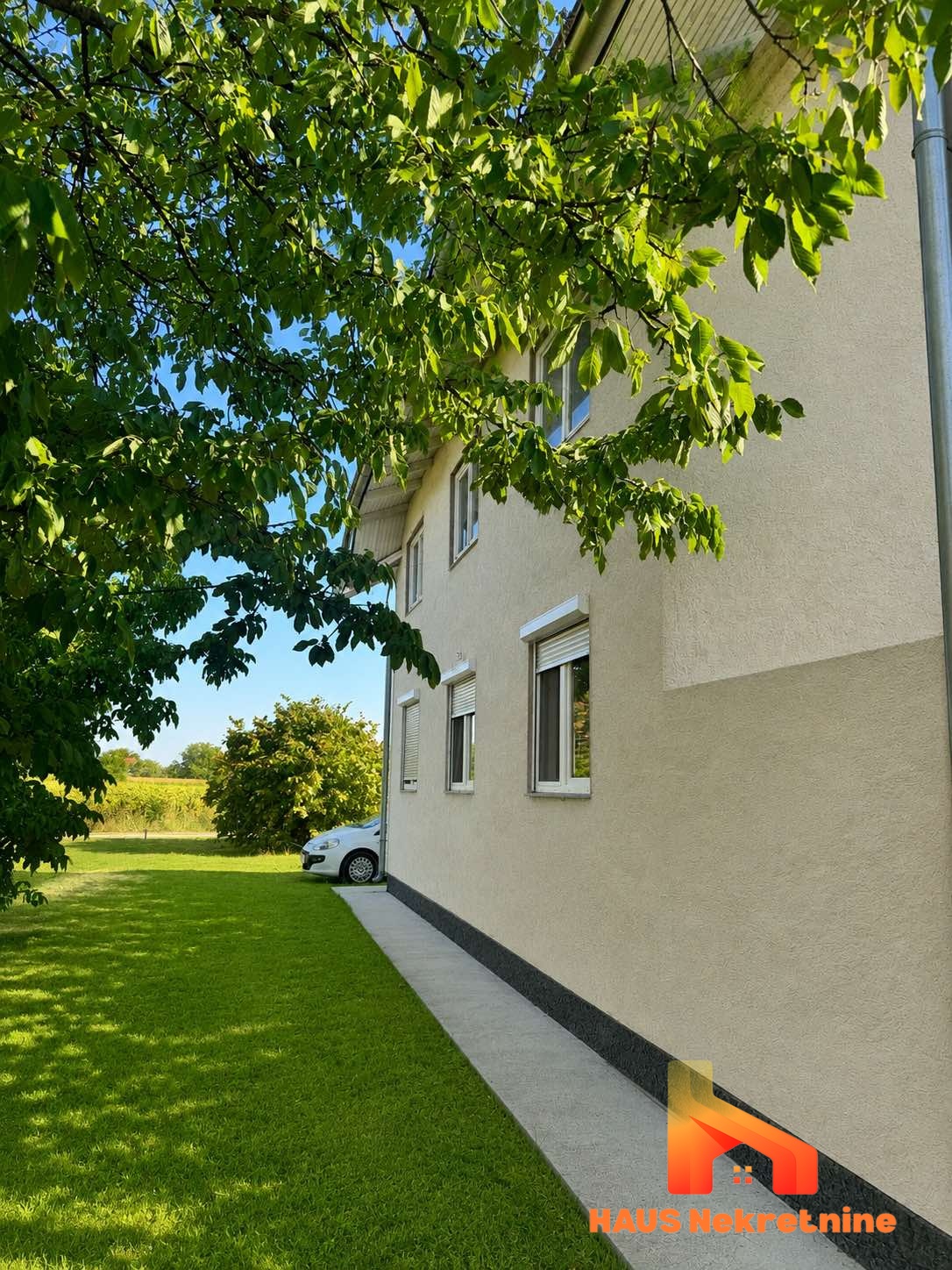 Porodična kuća sa dvorištem 1.250 m2 – 248 m2 – Maglajani