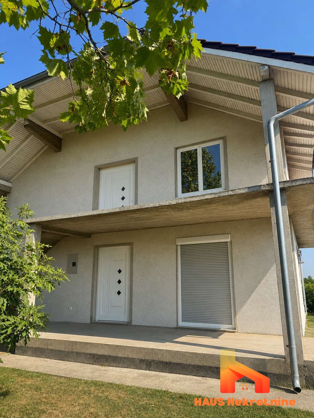 Porodična kuća sa dvorištem 1.250 m2 – 248 m2 – Maglajani